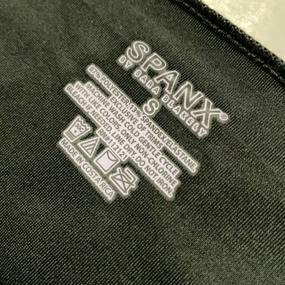 SPANX Hide and Sleek Slip - Picture 3 of 4